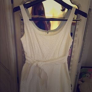 Spring fever!  Pretty white dress! Sz 8
