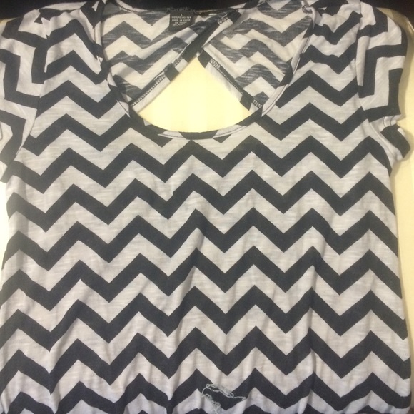Black and white chevron print shirt