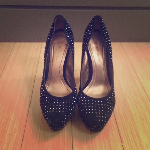 BCBG platform pumps