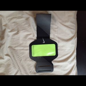 Nike iPhone 5/5s armband