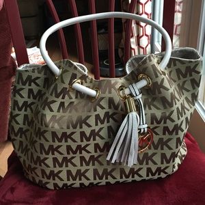 #⃣#⃣MEMORIAL DAY SALE#⃣#⃣ Michael Kors Handbag