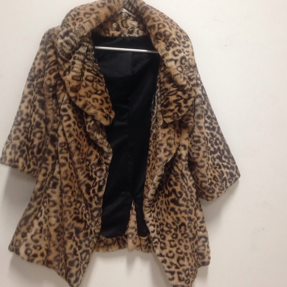 Leopard coat 🌻💋👅 blowout sale 🌻👅💋