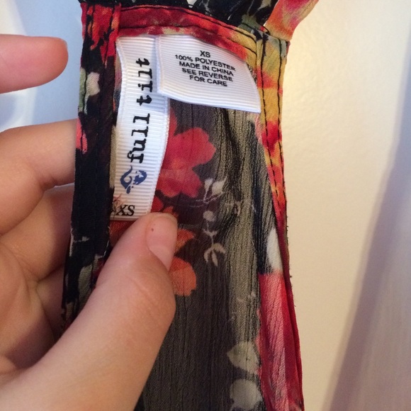 FLORAL TOP - Picture 3 of 3