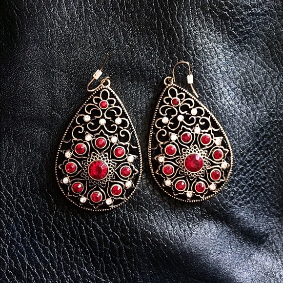 Forever 21 teardrop earrings - Picture 1 of 3