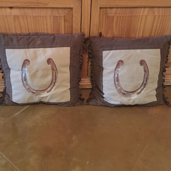 Horseshoe pillows