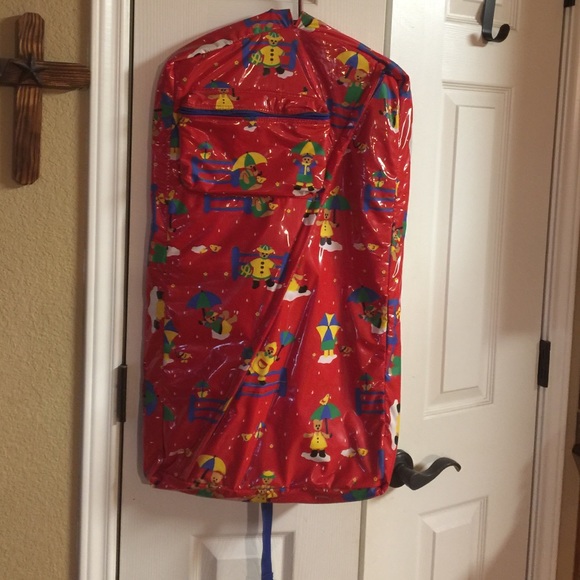 Kids portable (waterproof) clothes carrier