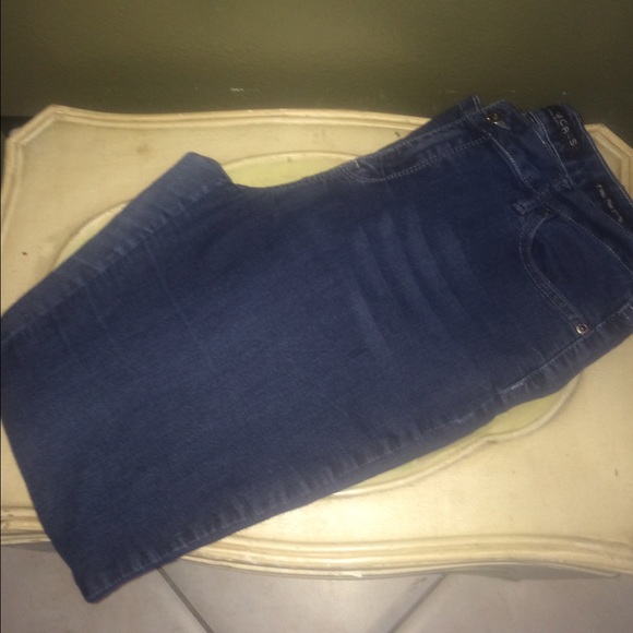 2 for $30 listing Mid Rise Skinny Jeans - Picture 1 of 3