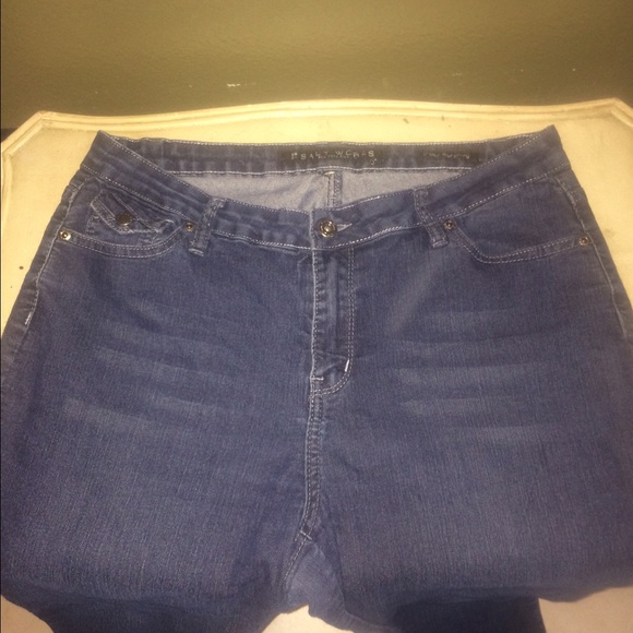 2 for $30 listing Mid Rise Skinny Jeans - Picture 2 of 3