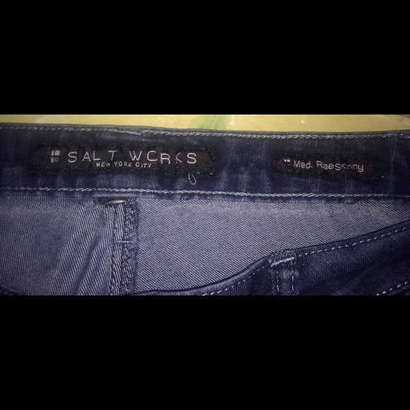 2 for $30 listing Mid Rise Skinny Jeans - Picture 3 of 3