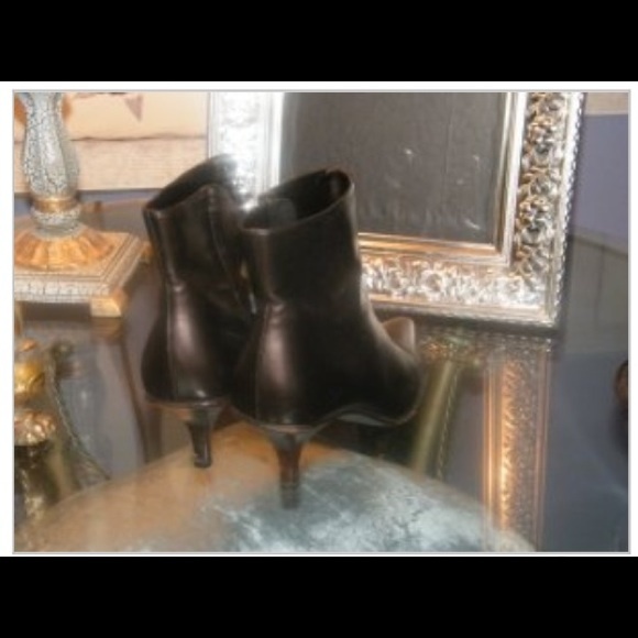 Gucci Brown with Bronze Glaze Kitten Booties - Picture 2 of 4