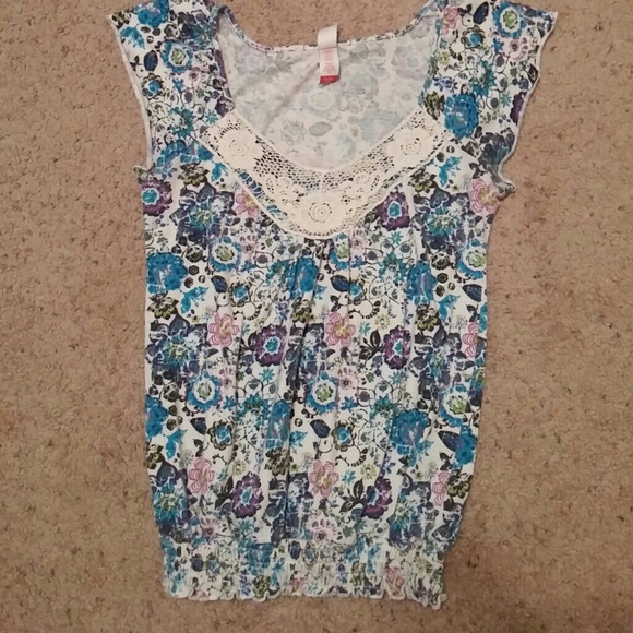 Short sleeve shirt