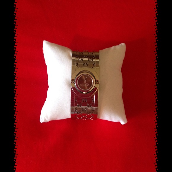 GUCCI Twirl watch