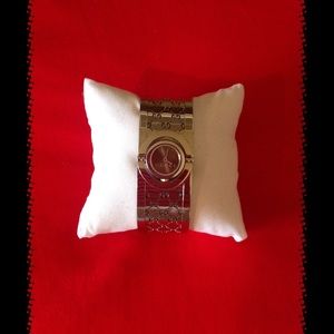 GUCCI Twirl watch