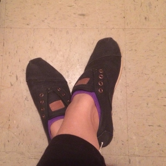 TOMS cordones