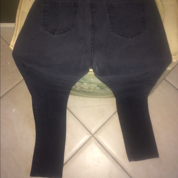 2 for $30 listing Faded Black Skinny jeans - Picture 2 of 3