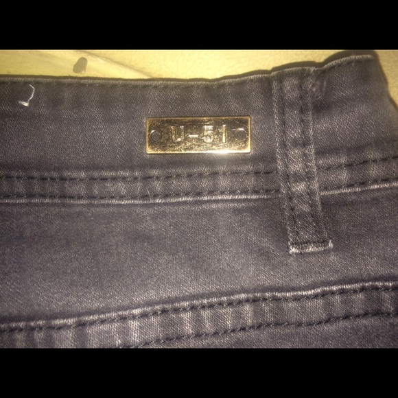 2 for $30 listing Faded Black Skinny jeans - Picture 3 of 3