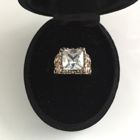 Silpada clear stone ring Size 5