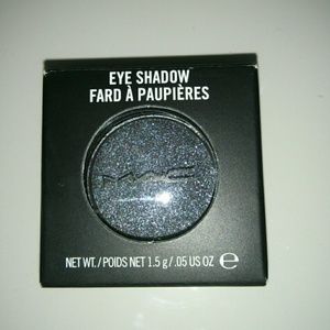 BNIB MAC Black Tied eyeshadow OPEN TO OFFERS