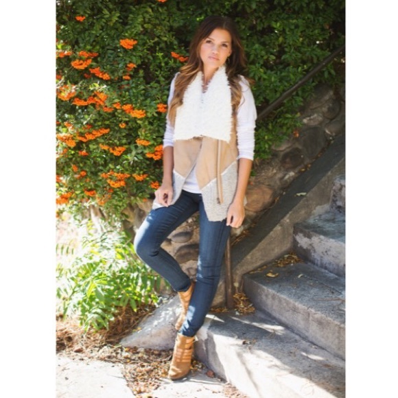 Anthropologie Jackets & Blazers - Anthropologie Sherpa Moto Vest size S