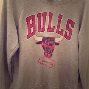 Chicago Bulls Pullover Sweater Size L-XL