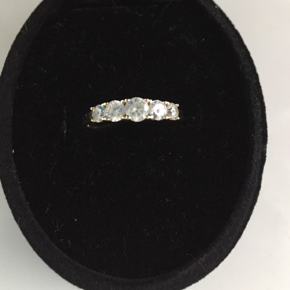 Anniversary band in 14k yellow gold