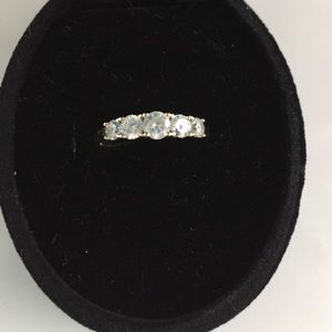 Anniversary band in 14k yellow gold