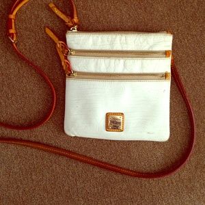 Dooney & bourke white cross body purse