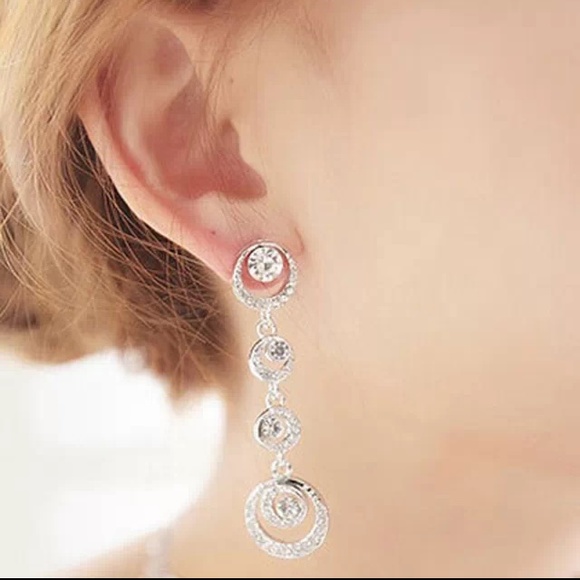 ✅It's Here ✅ Adorable Wedding / Prom earrings
