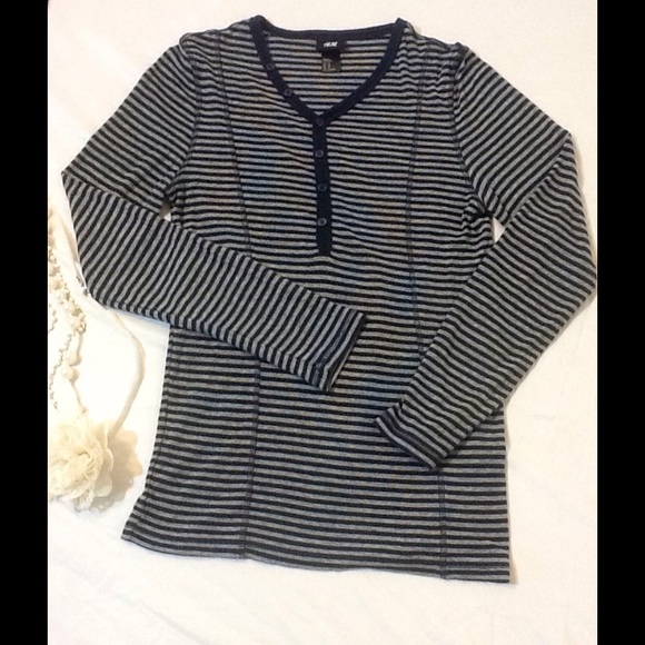 H&M. Stripes Knit Top. Navy Blue - Picture 2 of 3