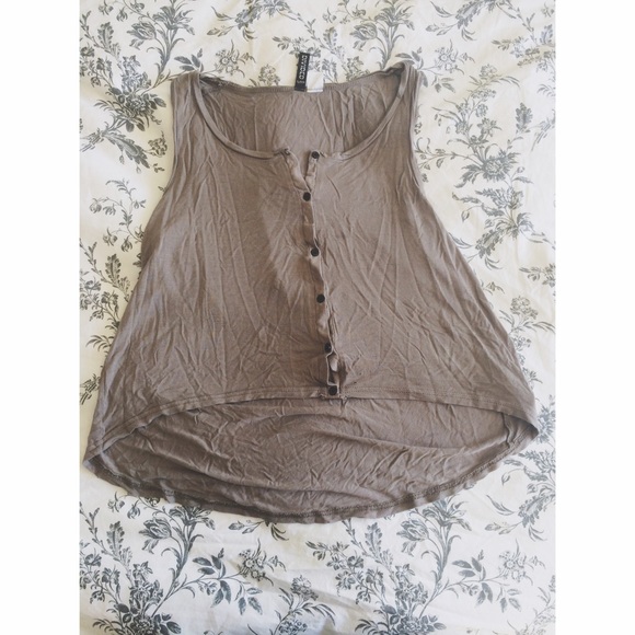 🍥SALE!🍥 H&M hi-low tank