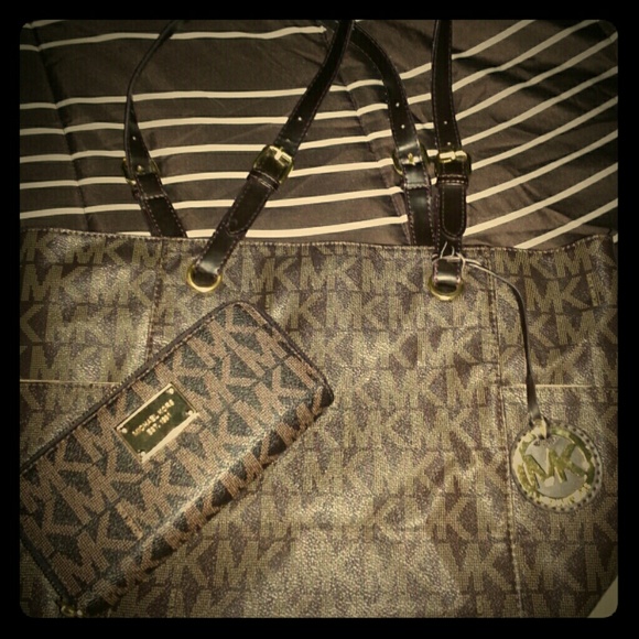 MK like signature large purse