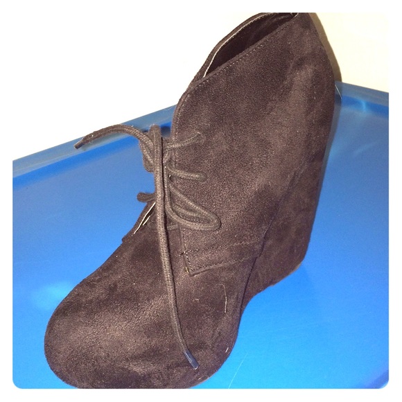 Black wedges with shoe strings!!