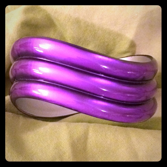 Women jewelry purple bracelet new without tags