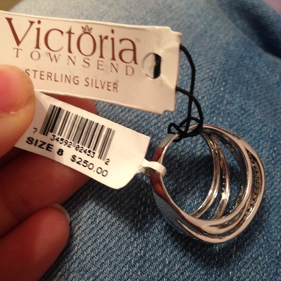 Victoria Townsend Sterling Silver Diamond ring - Picture 3 of 4