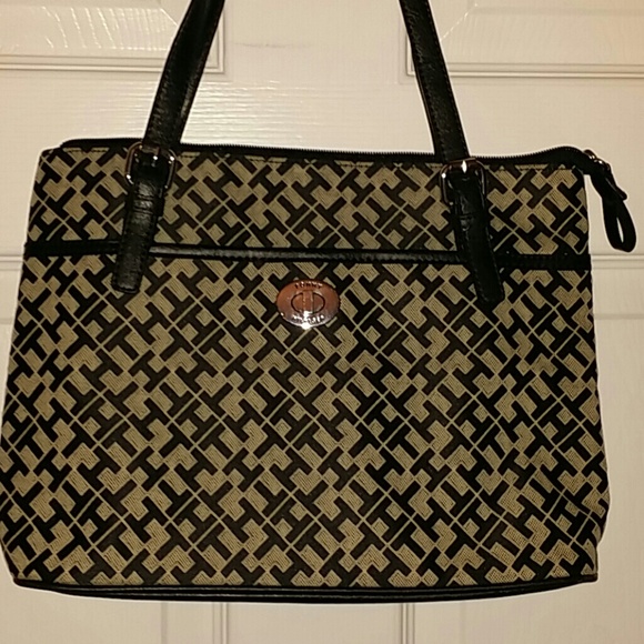 Tommy Hilfiger handbag