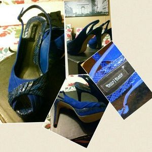 Navy blue snake print heels