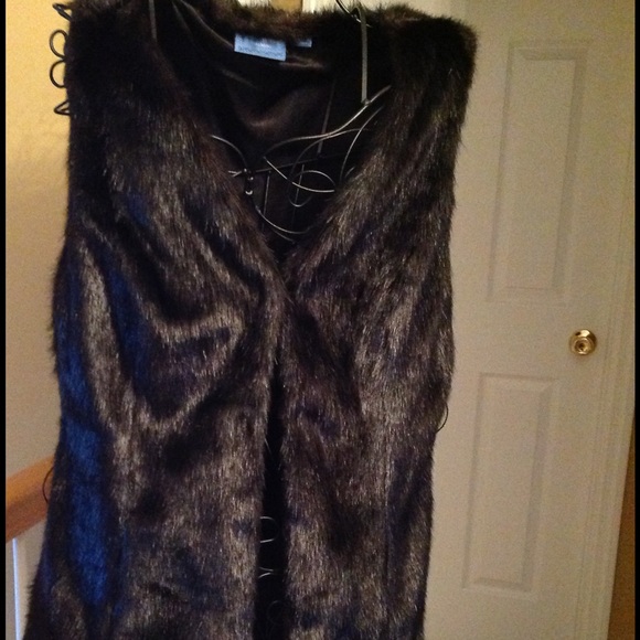 Simply Vera Wang faux fur vest