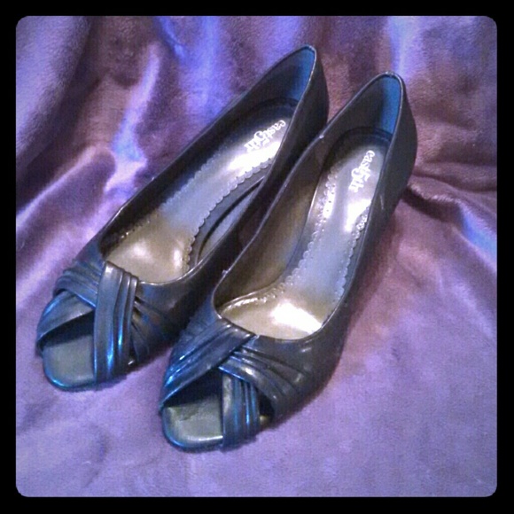 Navy Heels by East 5th