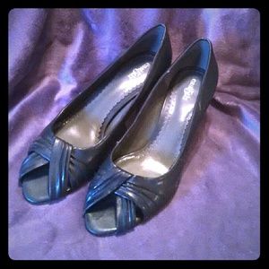 Navy Heels by East 5th