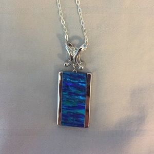 NWOT Blue and green necklace