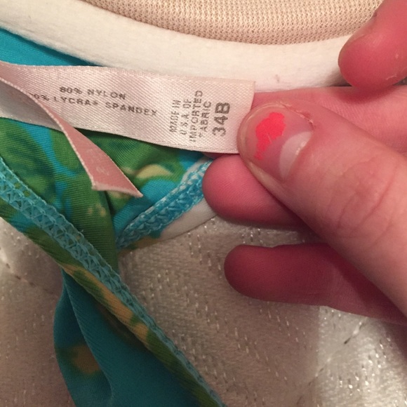 Vitoria's Secret swimsuit - Picture 3 of 4