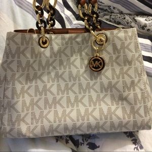 Michael Kors Cynthia