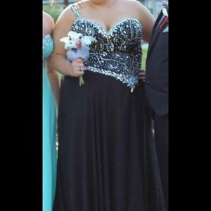 Macduggal plus size prom dress