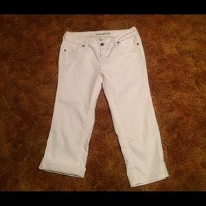 💥Sale💥White denim Capri