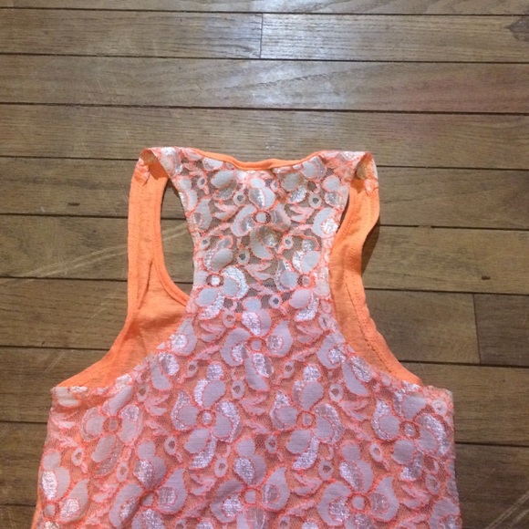 Lace Back Tank Top - Picture 4 of 4