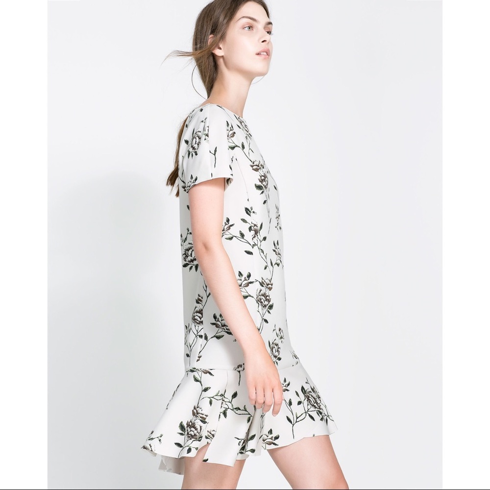 Floral dress- HOST PICK!!
