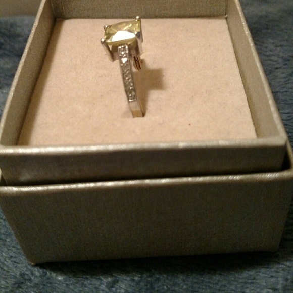 CZ ring size 8 - Picture 2 of 2
