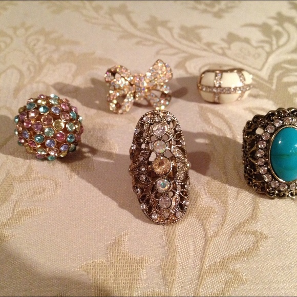 ❌SOLD❌ Jewel Ring Bundle - Picture 2 of 3