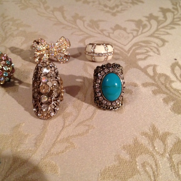 ❌SOLD❌ Jewel Ring Bundle - Picture 3 of 3