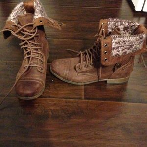 Mossimo women's brown foldover combat boots sz 9.5